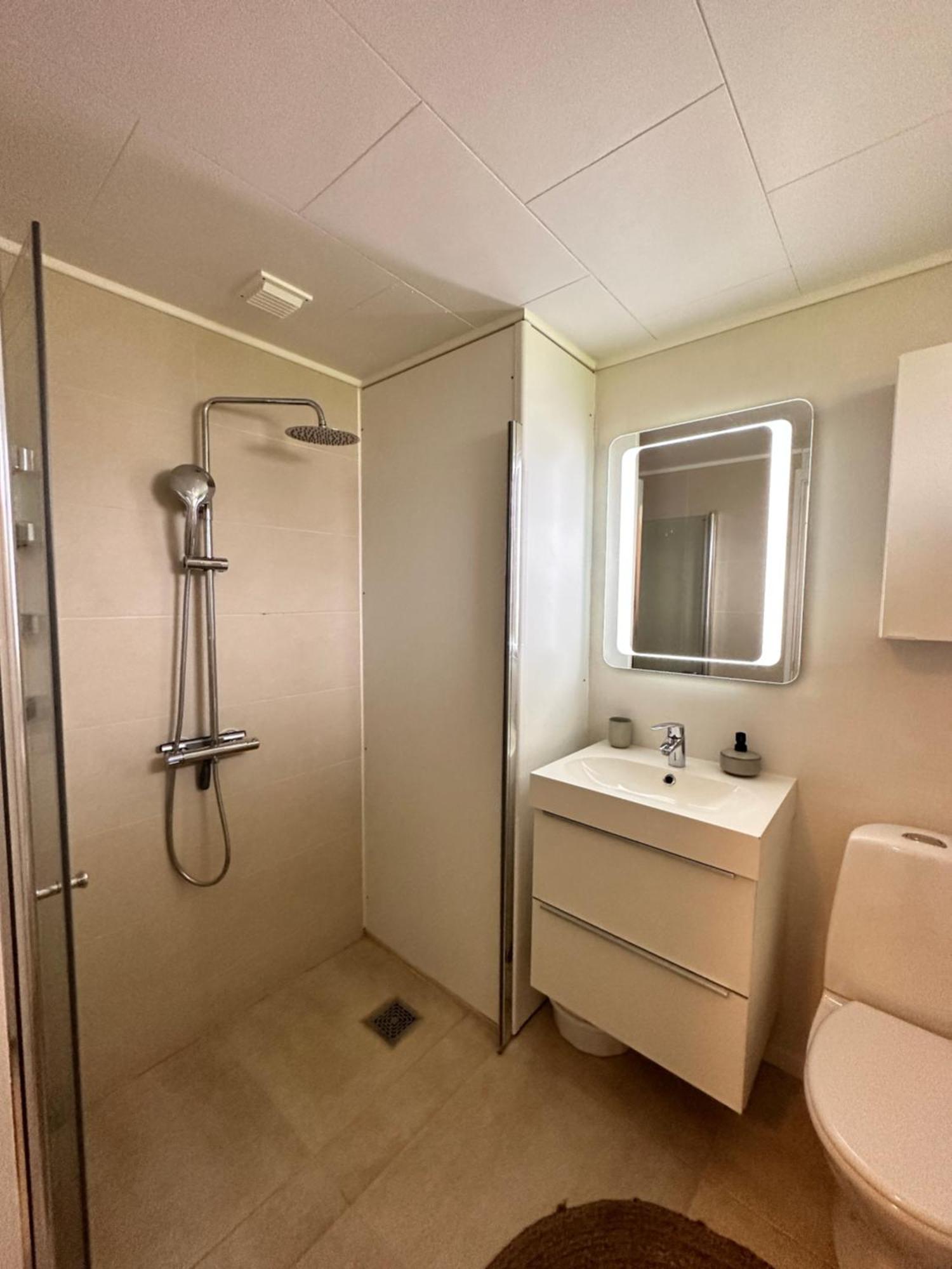 Privat One Bedroom Apartment With Free Parking Odense Luaran gambar